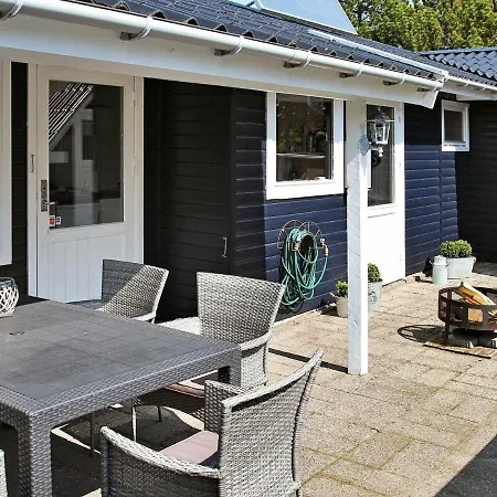 Three-bedroom Holiday In Rødby 32 *