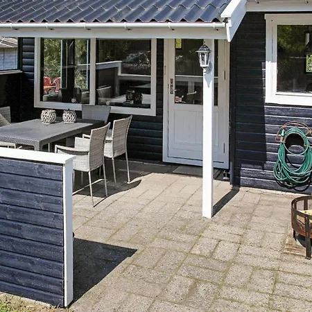 Three-bedroom Holiday In Rødby 32 Feriehus *